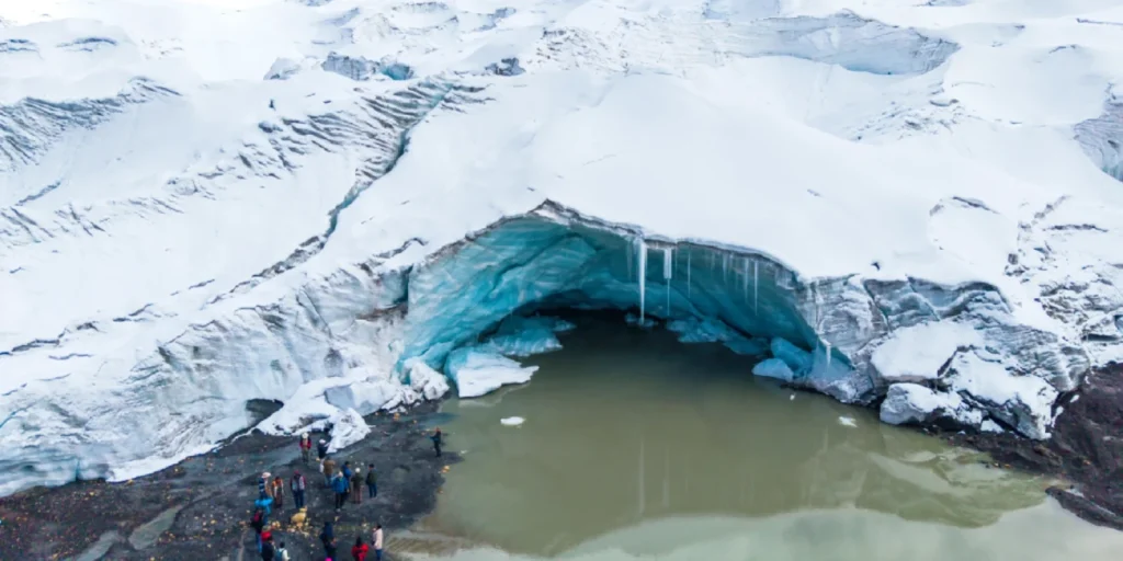When Is the Best Time to Visit Qelqaya Glacier?